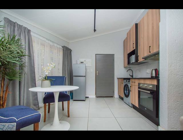 1 bed property to rent in NORTHCLIFF